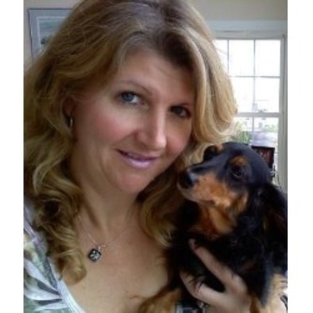 Pet sitter for dogs in North Beach, Maryland